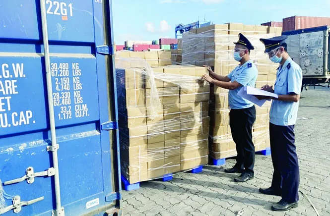Các loại chi phí phát sinh tại cảng khi hàng hóa xuất nhập khẩu bị chậm thông quan